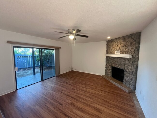 Photo - 212 Pine Cone Trail Townhome