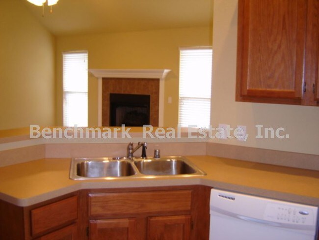 Building Photo - 11 Cumbrian Dr