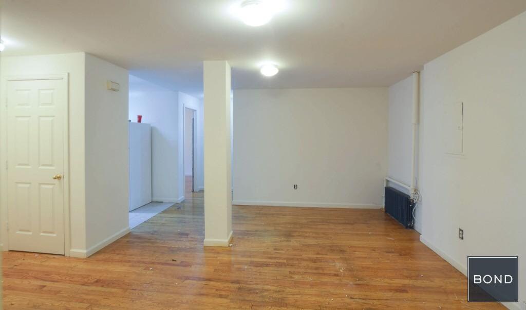 Primary Photo - 610 W 204th St