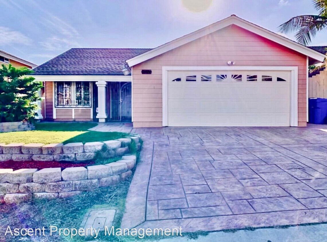 Foto principal - 4 br, 2 bath House - 2286 Spring oak Way