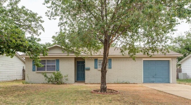 Foto del edificio - 3/2/1 FOR LEASE - SOUTH LUBBOCK