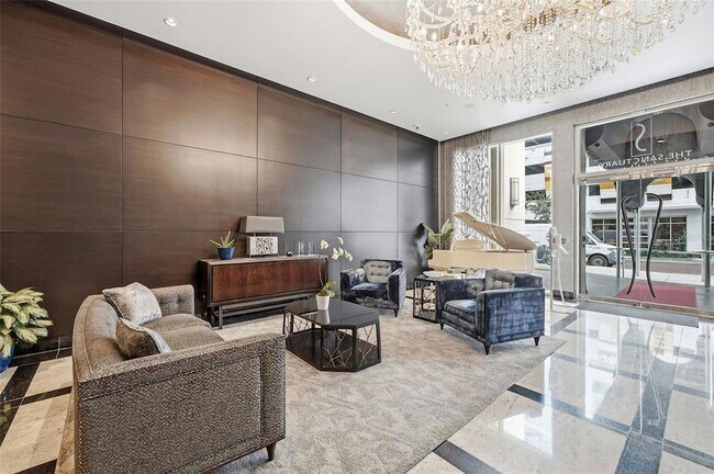 Building Photo - 100 S Eola Dr