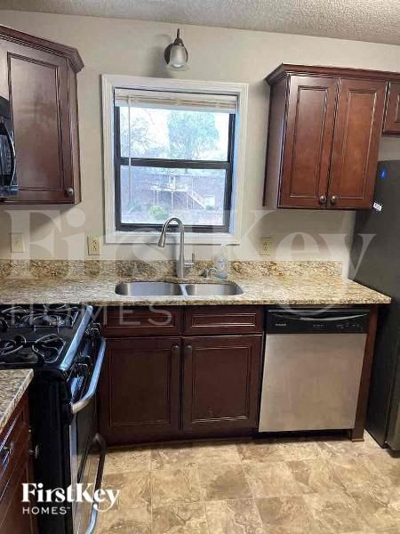 Building Photo - 4430 Lost Mountain Dr