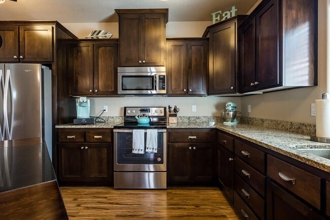 Building Photo - 395 Live Oak Loop