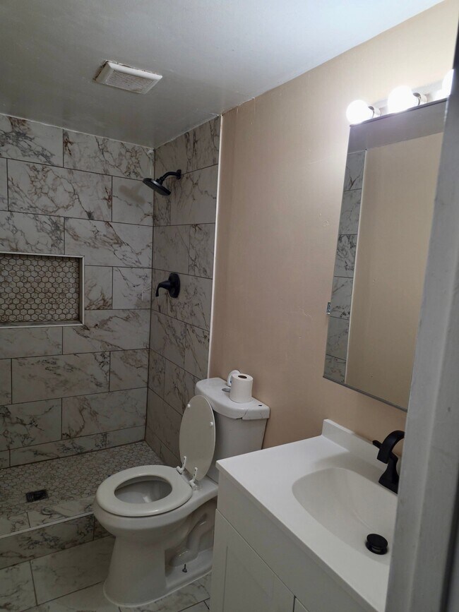 Foto del edificio - 5301 Demaret Ave