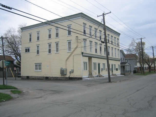 Primary Photo - 111-117 Geneva St