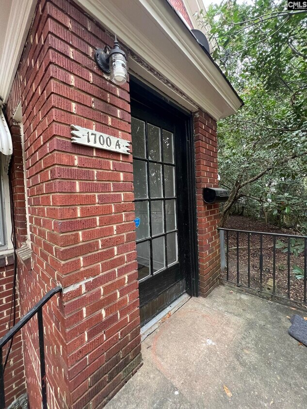 Primary Photo - 1700 Maplewood Dr