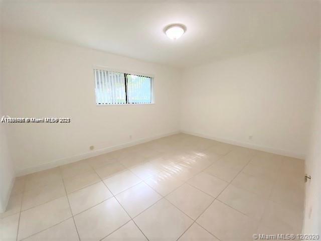 Foto del edificio - 3400 S Le Jeune Rd