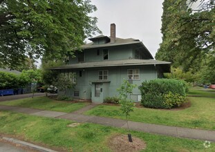 Building Photo - 612 W 10th Ave