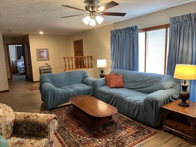 Foto del edificio - 214 San Gabriel St