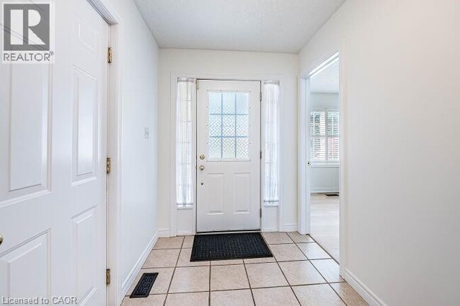 Building Photo - 678 Salzburg Dr