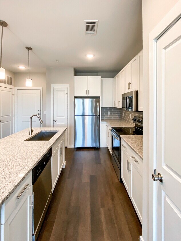 Photo - 1912 North Beckley Avenue Apt #3045, Dallas, TX 75208 - 1 BR 1 BA Condo