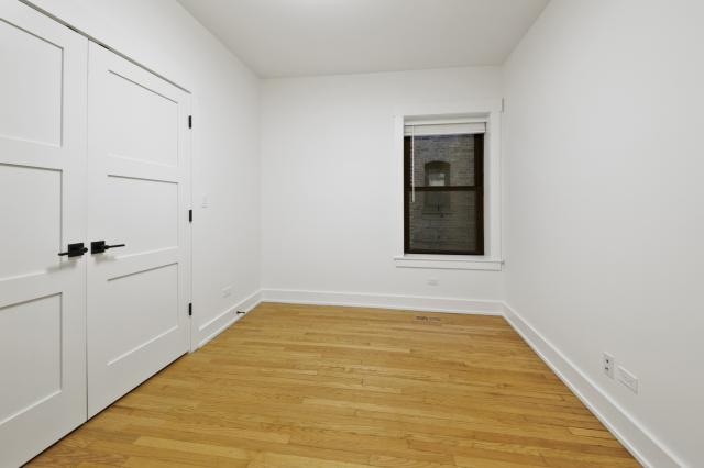 Building Photo - 3 bedroom in Chicago IL 60613
