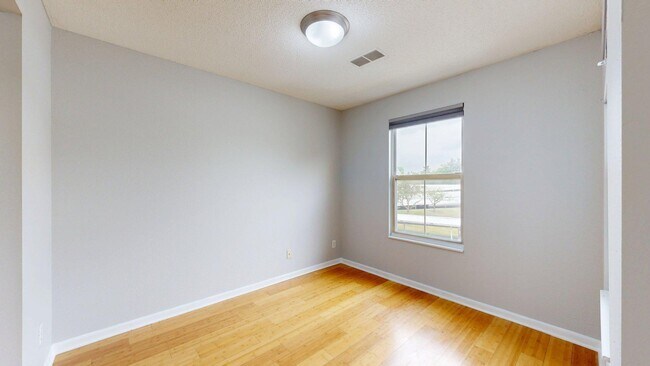 Building Photo - 103 Fieldcrest St