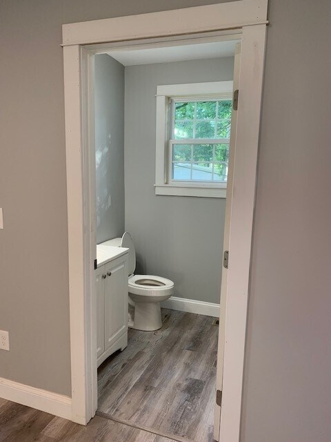 Baño - 415 W Arial St