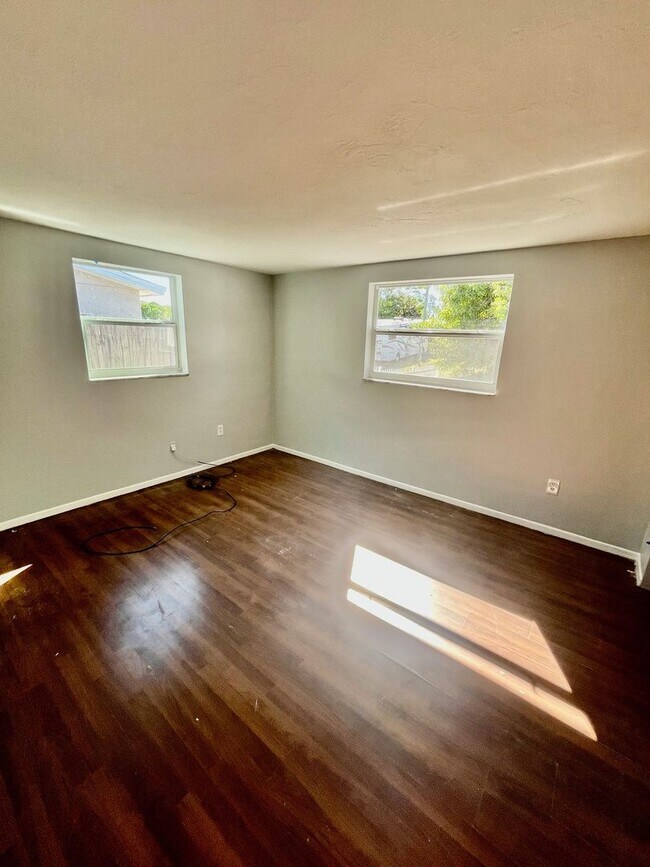 Foto del edificio - Spacious 3BR/2BA Port Richey home! No application fee!