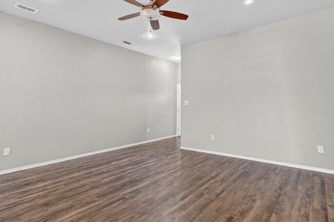 Foto del edificio - 623 N Elkhart Ave