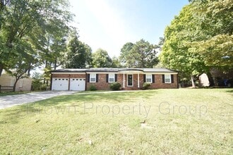 Building Photo - 823 Southview Cir