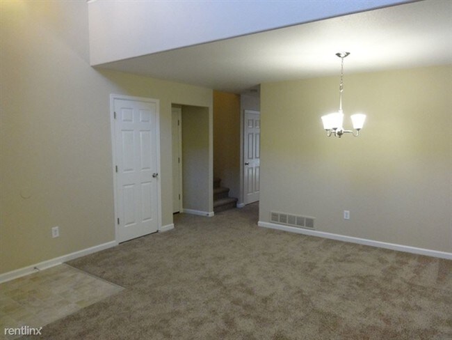 Building Photo - 5212 Goldfinch St