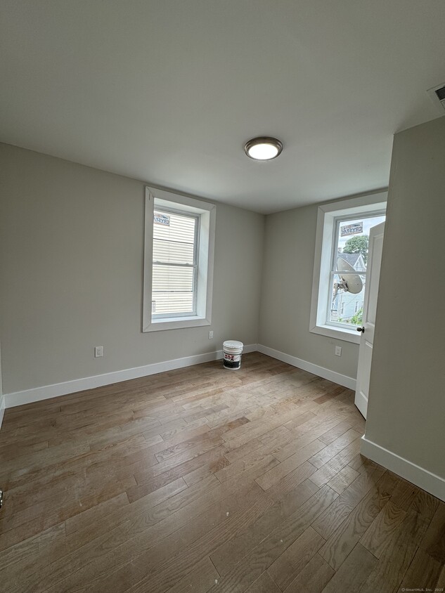 Foto del edificio - 485 Howard Ave