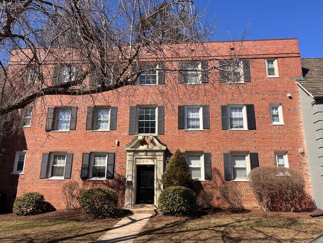 Building Photo - 2115 Suitland Terrace SE