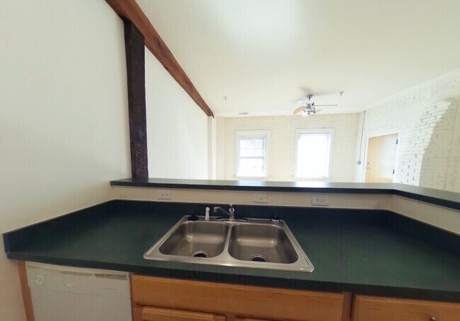 Building Photo - 301 Goshen St