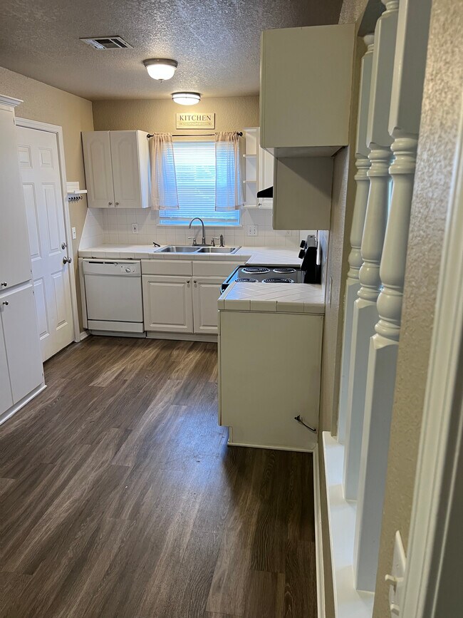 Foto del edificio - 1031 Carlisle Cir