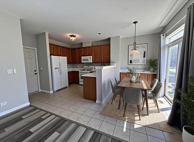 Building Photo - 2266 Pembridge Dr