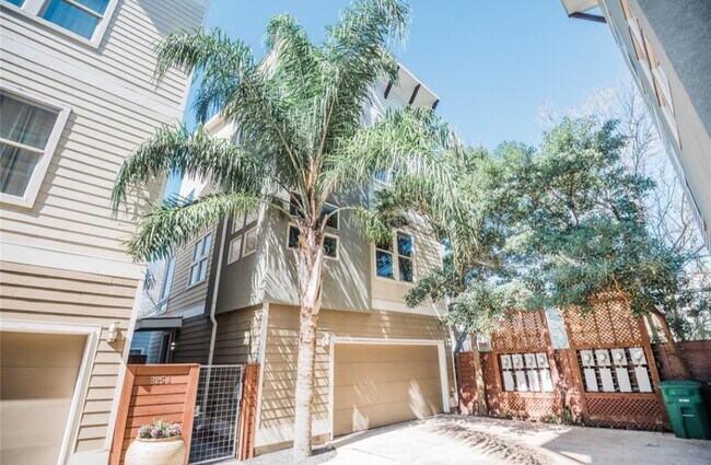 Foto del edificio - 825 W 25th St