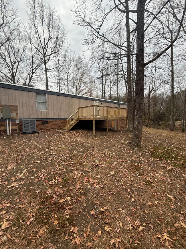 Foto del edificio - 381 Old Hickory Ln