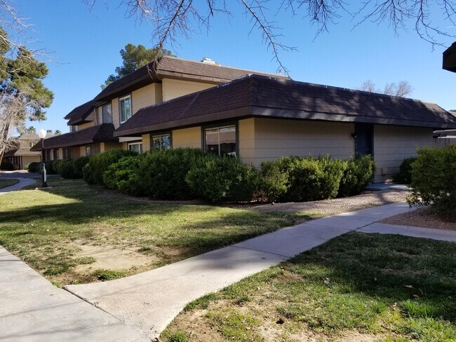 Foto del edificio - 6140 Meadowgrass Ln
