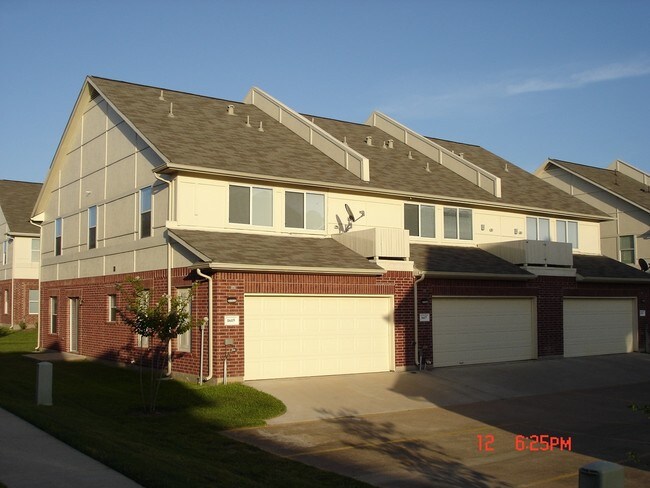 Foto del edificio - Murphy Road Town Homes