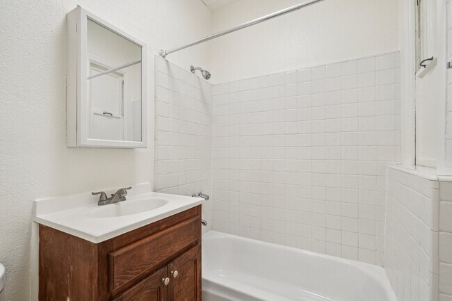 Foto del edificio - Cahuenga Apartments