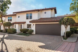 Building Photo - 2098 Cliff Dr