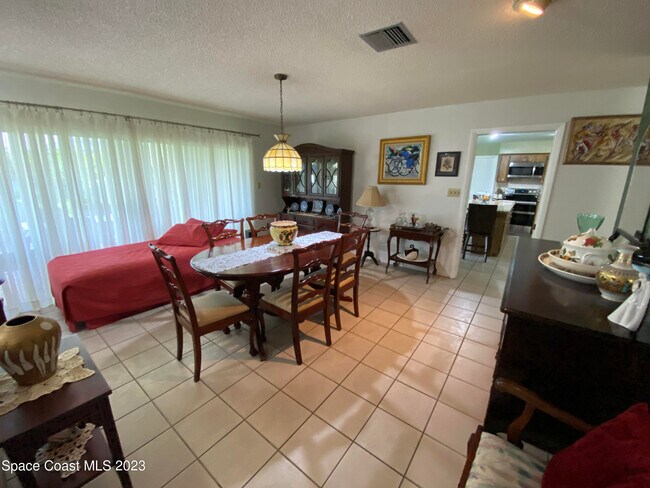 Foto del edificio - 1409 Meadowbrook Rd NE