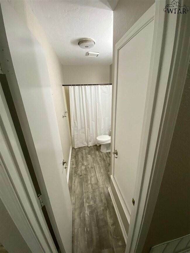 Foto del edificio - 5405 Hooper Dr