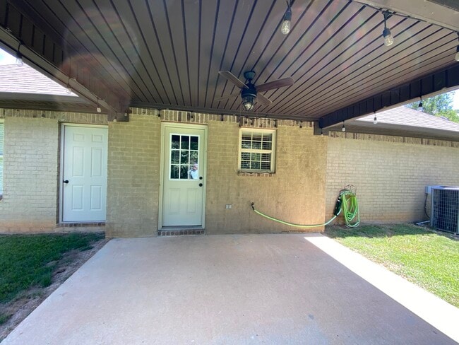 Building Photo - 5210 Red Valley Rd