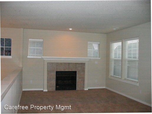 Foto del edificio - 3 br, 2 bath Apartment - 7176 NE Cherry Drive