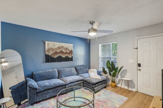 Foto del edificio - 3504 Carlson Bay Ct