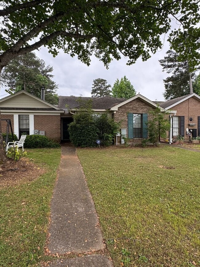 Building Photo - 5926 Carmel Dr