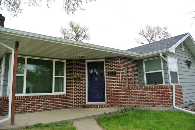 Foto del edificio - 2 Bedroom House!