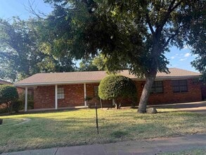 Building Photo - 4105 McGaha Ave