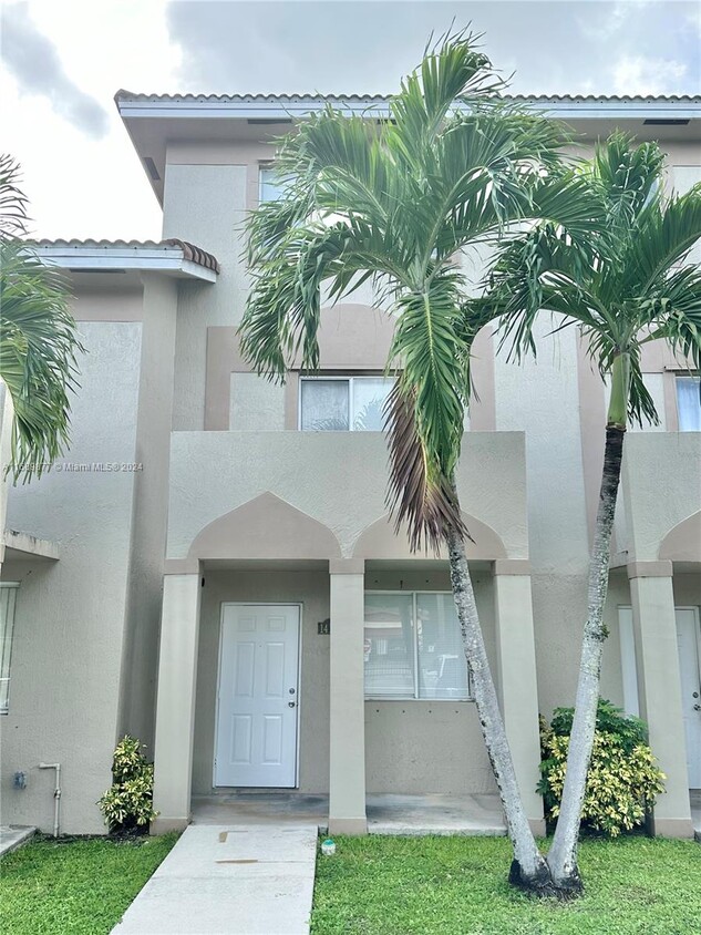 Foto principal - 14118 NW 17th Ave