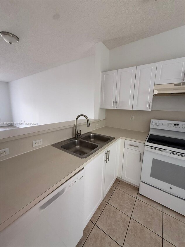 Primary Photo - 2211 SE 23rd Terrace