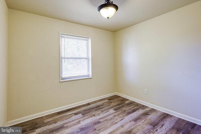 Building Photo - 6227 Virginia Hills Ave