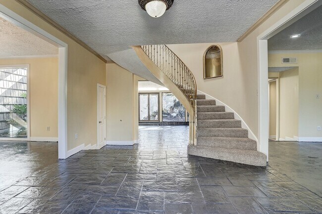 Foto del edificio - 5203 Braesvalley Dr