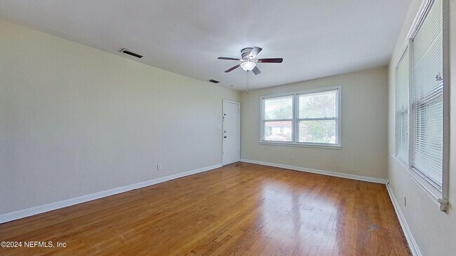 Foto del edificio - 1274 Belmont Terrace
