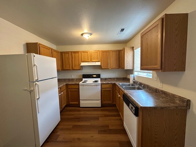 Foto principal - 1210 W Newlands Dr