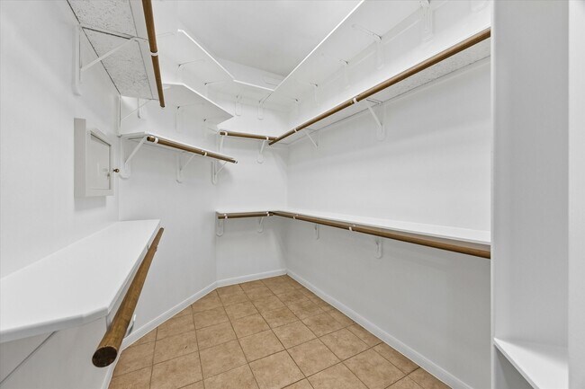 Building Photo - 3723 Tidalwood Dr