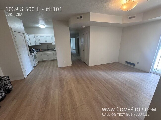 Building Photo - 1039 500 E